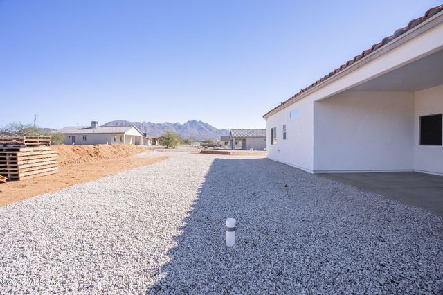 1825 Via Nueva Zelandia, Rio Rico, AZ 85648