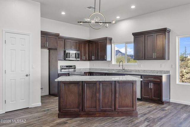 1825 Via Nueva Zelandia, Rio Rico, AZ 85648