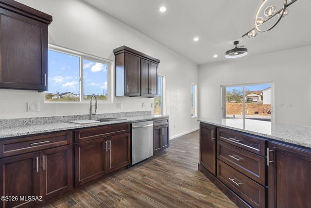 1825 Via Nueva Zelandia, Rio Rico, AZ 85648