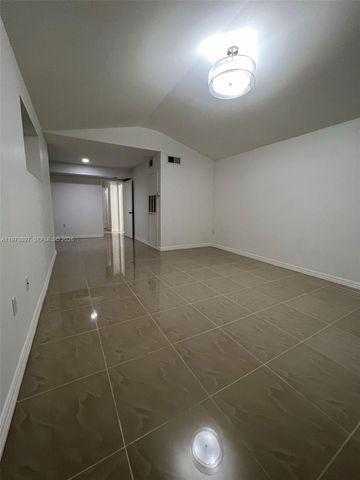 15581 SW 104th Ter 224, Miami, FL 33196