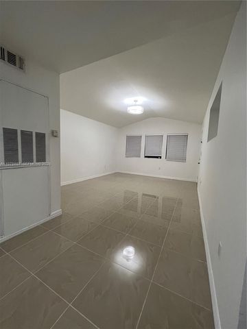 15581 SW 104th Ter 224, Miami, FL 33196