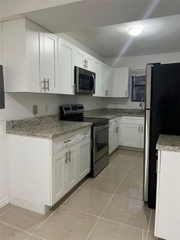 15581 SW 104th Ter 224, Miami, FL 33196