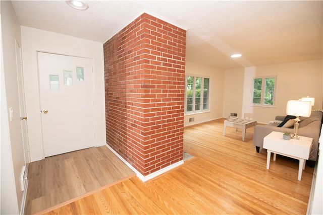 119 Oakridge Drive, Irondequoit, NY 14617