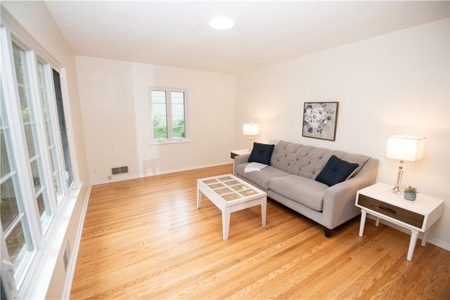 119 Oakridge Drive, Irondequoit, NY 14617