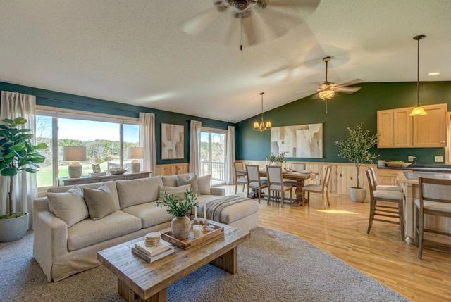 982 Drover Trail, Hudson, WI 54016
