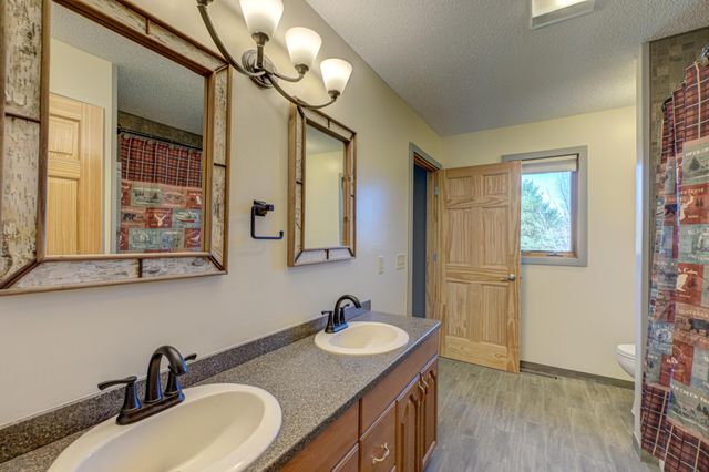982 Drover Trail, Hudson, WI 54016
