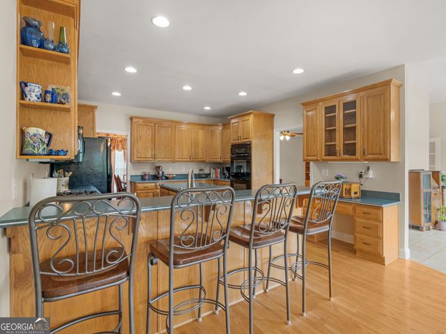 1302 Chester Place, Mcdonough, GA 30252