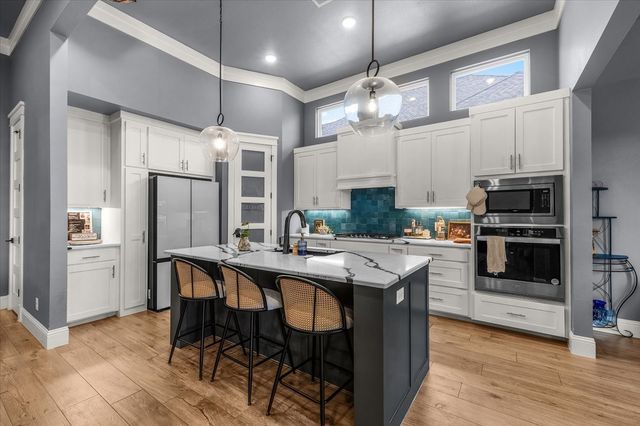 2721 River Path Court, Burleson, TX 76028