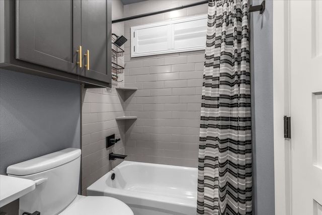 2721 River Path Court, Burleson, TX 76028