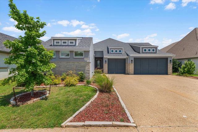 2721 River Path Court, Burleson, TX 76028
