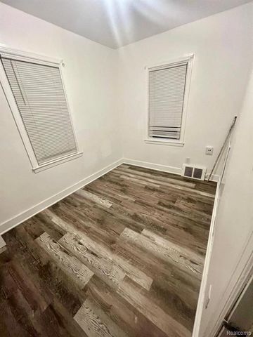 5620 Elmgrove Avenue, Warren, MI 48092