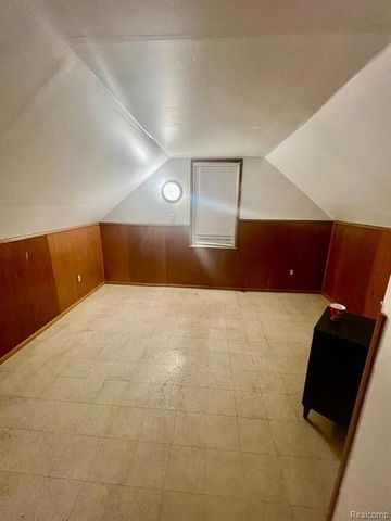 5620 Elmgrove Avenue, Warren, MI 48092