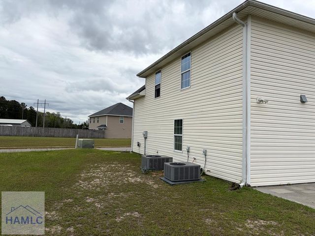 521 Wyckfield Way, Hinesville, GA 31313