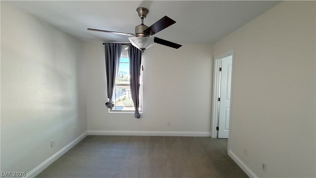 8118 Pinecrest Falls Street, Las Vegas, NV 89113