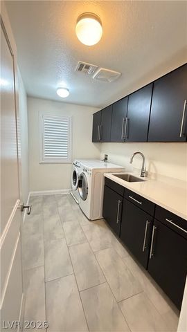 8118 Pinecrest Falls Street, Las Vegas, NV 89113