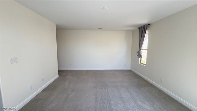 8118 Pinecrest Falls Street, Las Vegas, NV 89113