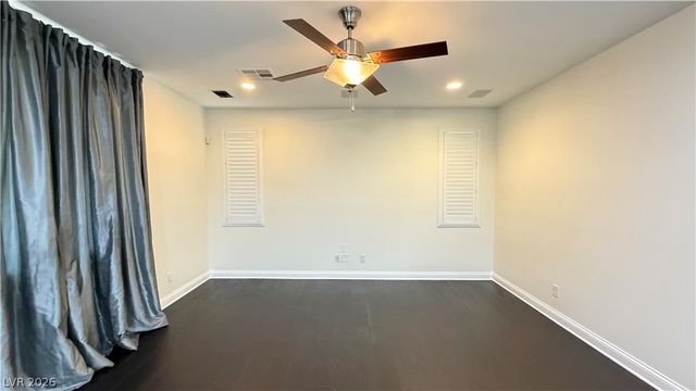 8118 Pinecrest Falls Street, Las Vegas, NV 89113