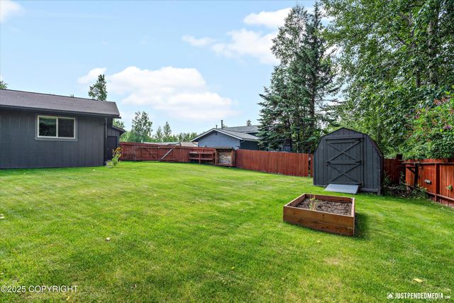 9819 Chatham Circle, Eagle River, AK 99577