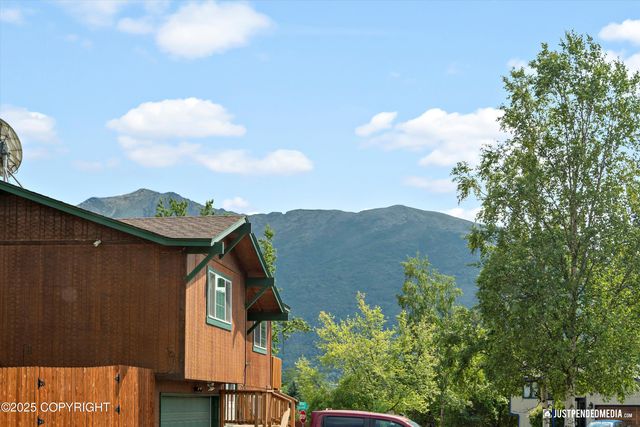 9819 Chatham Circle, Eagle River, AK 99577