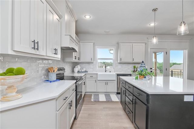 6001 Arapahoe Street, Shawnee, KS 66226