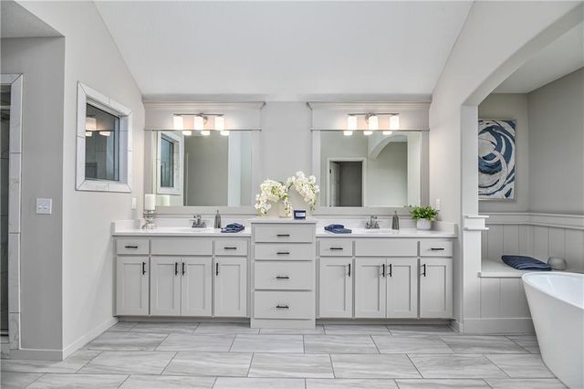 6001 Arapahoe Street, Shawnee, KS 66226