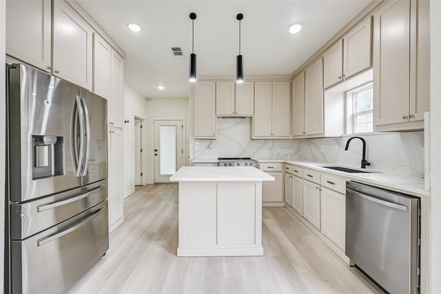 2109 Gould Avenue, Fort Worth, TX 76164