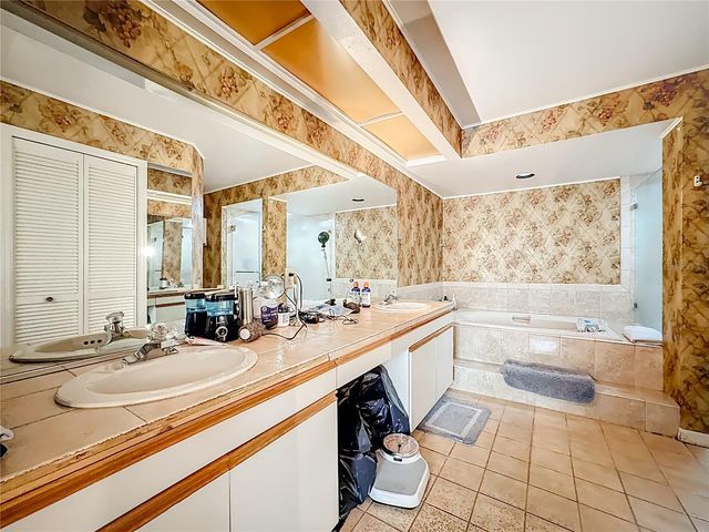 7792 FAIRWAY WOODS DRIVE 1206, Sarasota, FL 34238