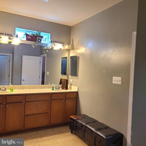 420 WINTERBERRY DR, Middletown, DE 19709