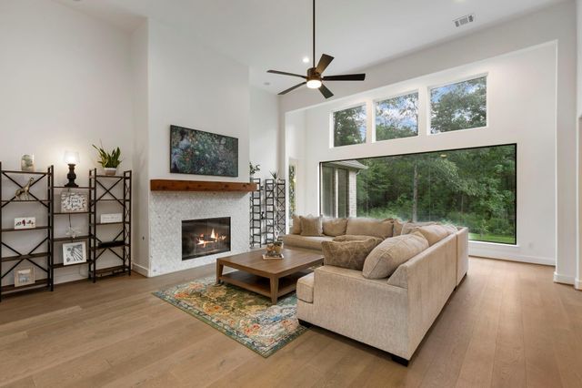 7304 Magnolia Hollow Drive, Montgomery, TX 77316