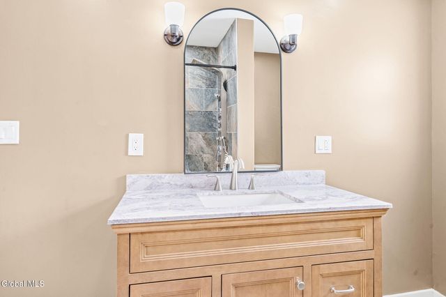 7 Onderdonk Avenue, East Greenbush, NY 12144