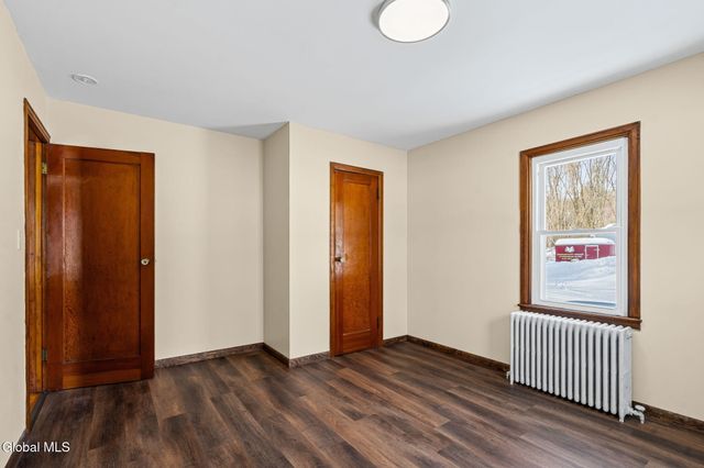 7 Onderdonk Avenue, East Greenbush, NY 12144