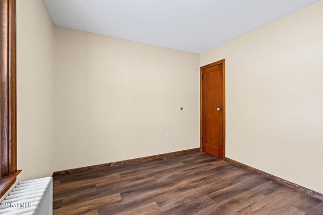 7 Onderdonk Avenue, East Greenbush, NY 12144