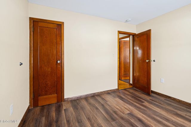 7 Onderdonk Avenue, East Greenbush, NY 12144