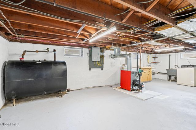 7 Onderdonk Avenue, East Greenbush, NY 12144