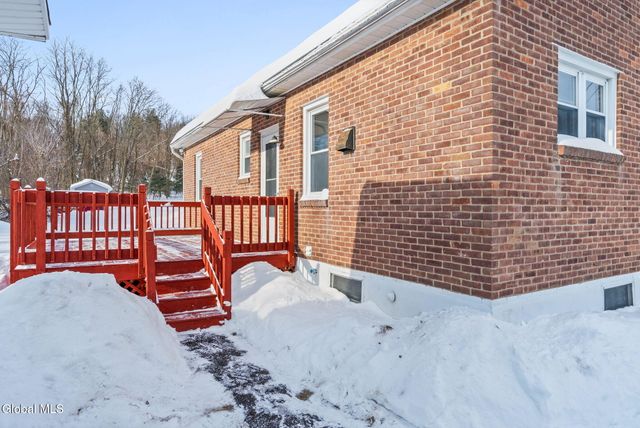 7 Onderdonk Avenue, East Greenbush, NY 12144