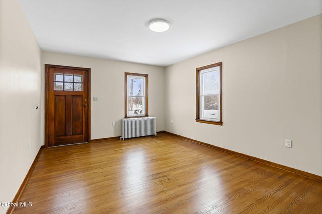 7 Onderdonk Avenue, East Greenbush, NY 12144