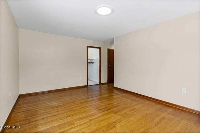 7 Onderdonk Avenue, East Greenbush, NY 12144