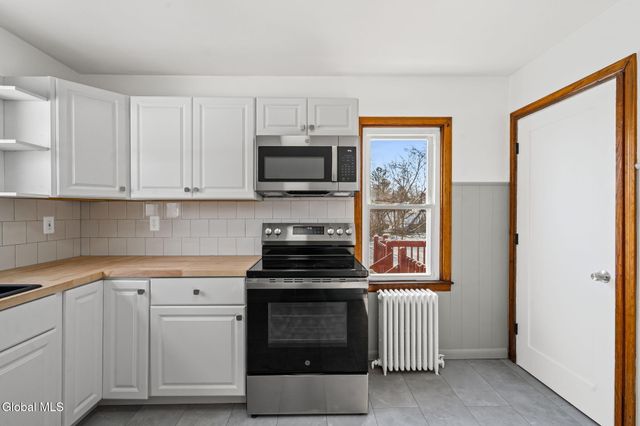 7 Onderdonk Avenue, East Greenbush, NY 12144