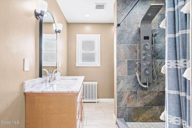 7 Onderdonk Avenue, East Greenbush, NY 12144