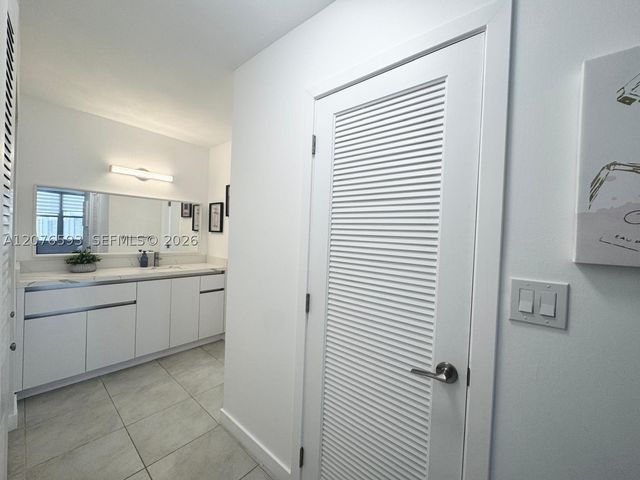 3800 S Ocean Dr 1710, Hollywood, FL 33019