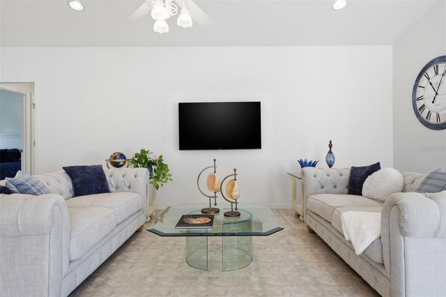 213 VENICE PALMS BOULEVARD, Venice, FL 34292