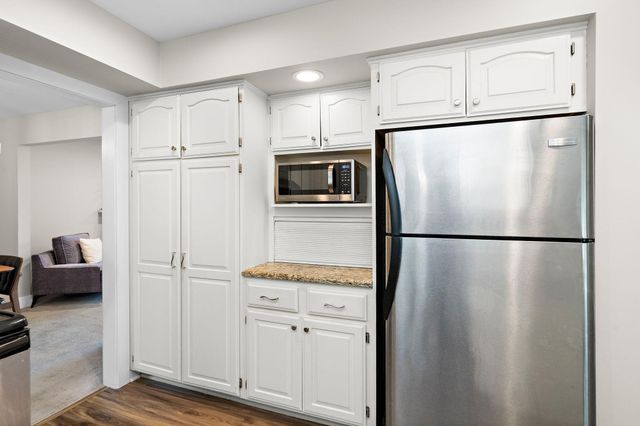 2105 Urbandale Lane N, Plymouth, MN 55447