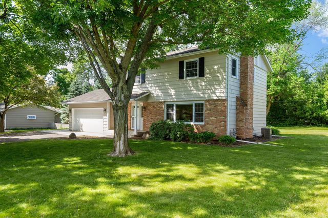 2105 Urbandale Lane N, Plymouth, MN 55447
