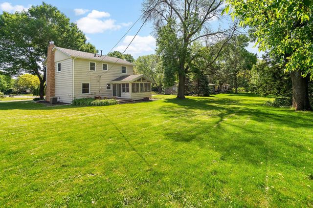 2105 Urbandale Lane N, Plymouth, MN 55447