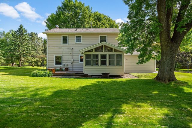2105 Urbandale Lane N, Plymouth, MN 55447