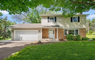 2105 Urbandale Lane N, Plymouth, MN 55447