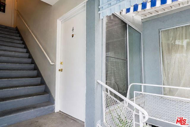 941 N San Vicente Boulevard 4, West Hollywood, CA 90069