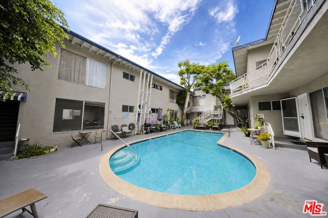 941 N San Vicente Boulevard 4, West Hollywood, CA 90069