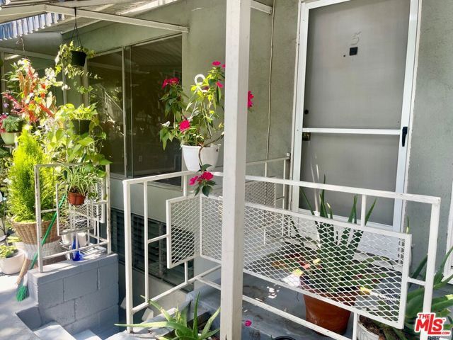 941 N San Vicente Boulevard 4, West Hollywood, CA 90069