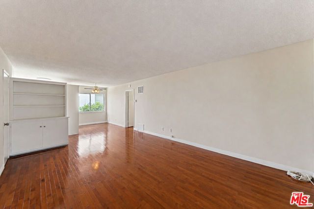 941 N San Vicente Boulevard 4, West Hollywood, CA 90069